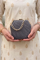 Trendy affordable women Clutch Purse bags. Clutches Collection Fineur Online Pakistan