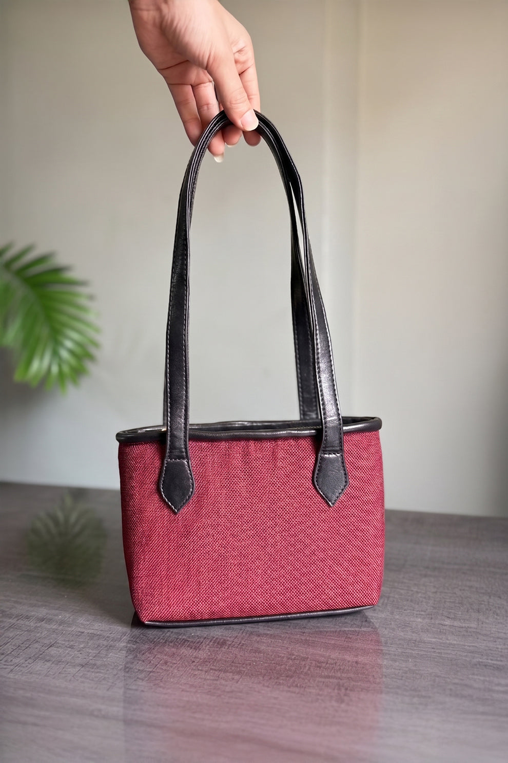 Fineur Mini Jute Shoulder Bag - Ruby Red