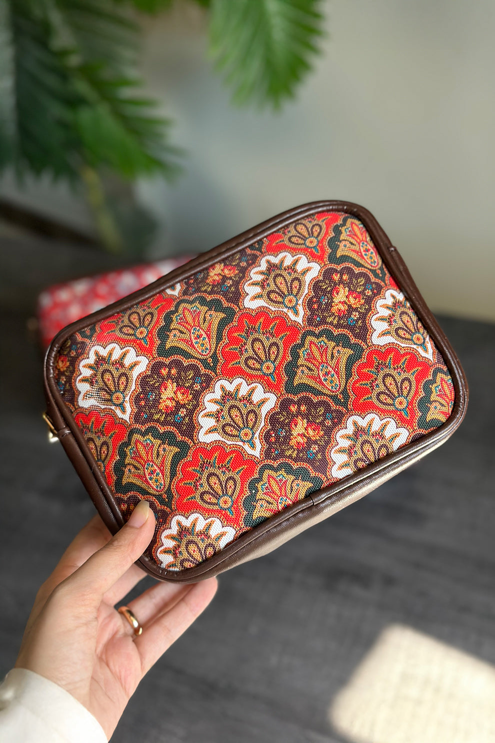 Fineur Crossbody Folk Tale