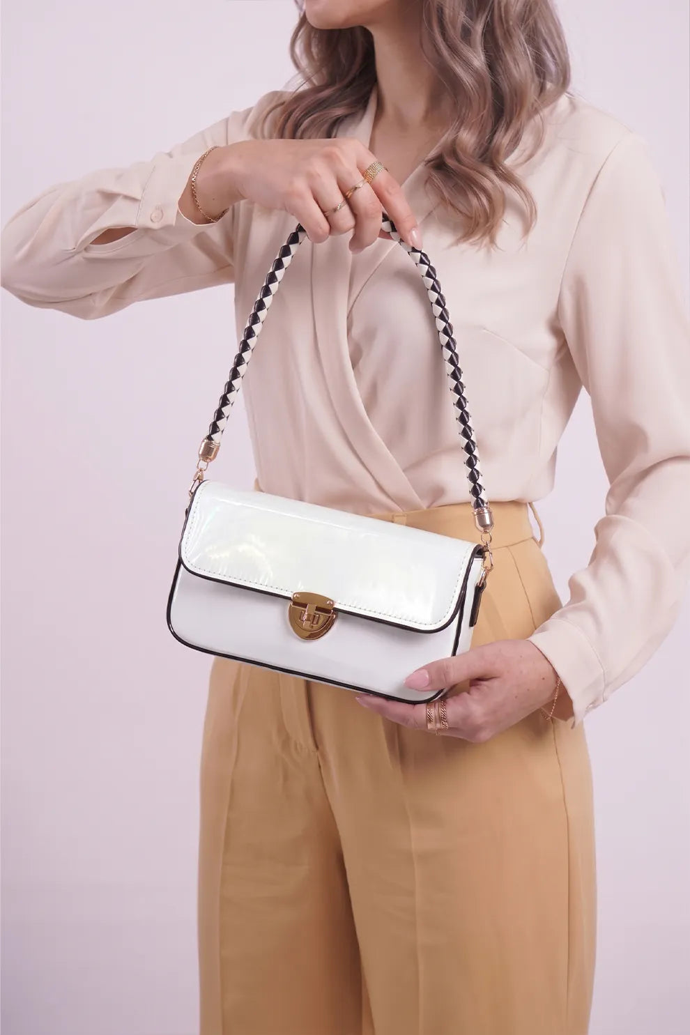 Fineur Shoulder Bag Sheen - White