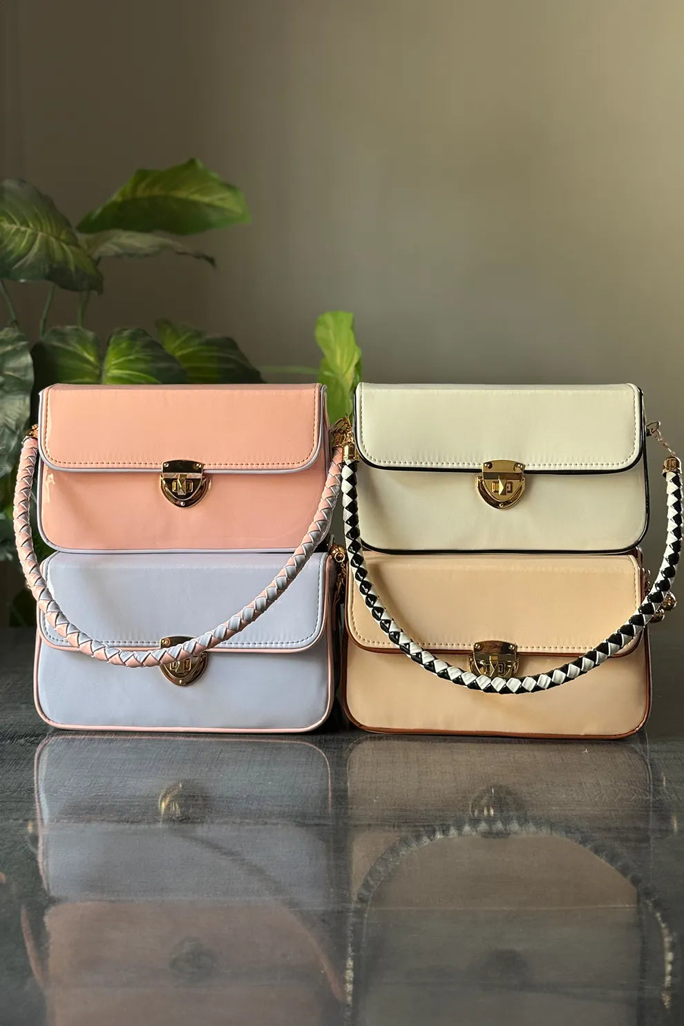 Fineur Shoulder Bag Sheen - White