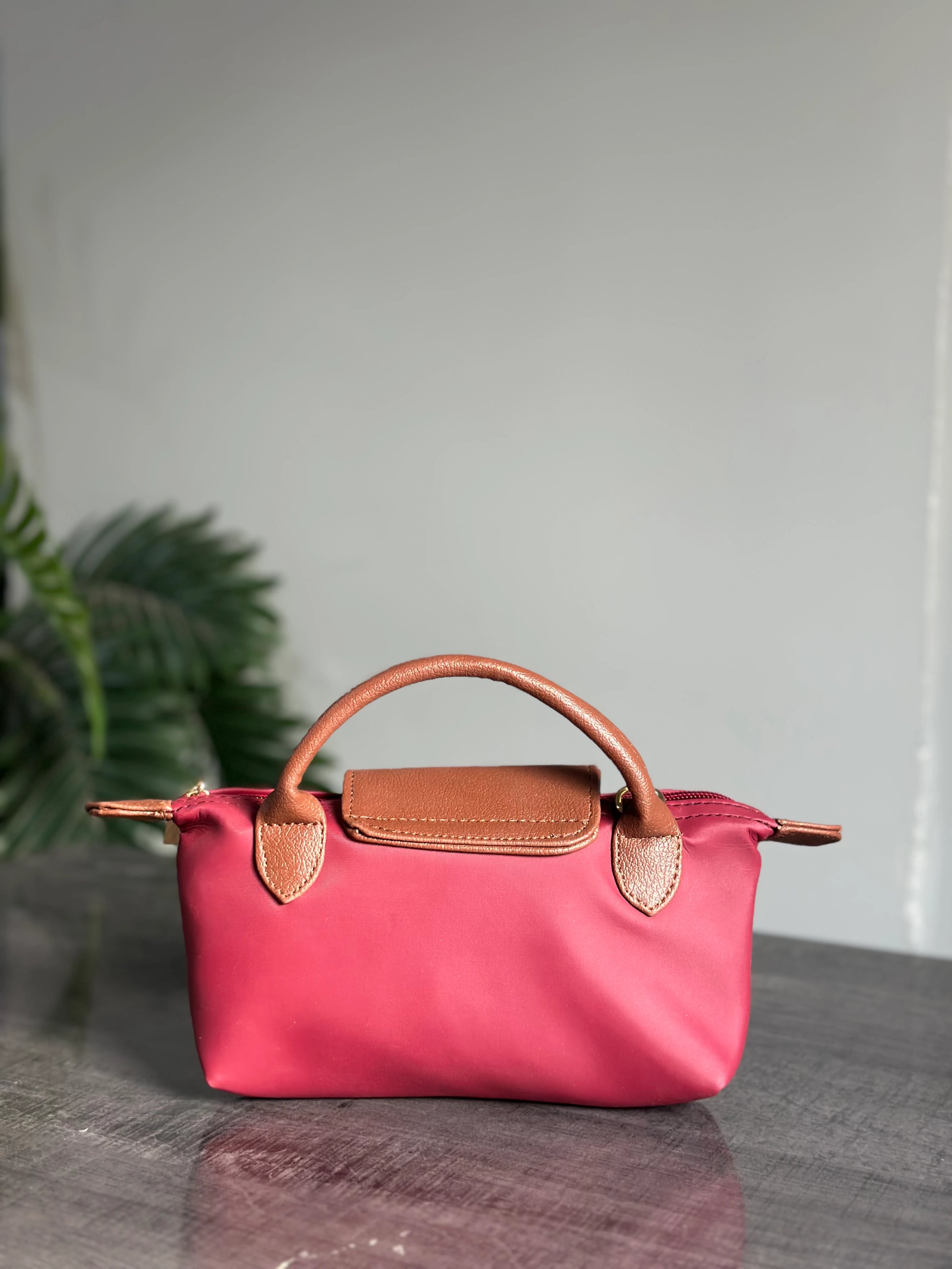 Fineur Crossbody Champ - Beet Red