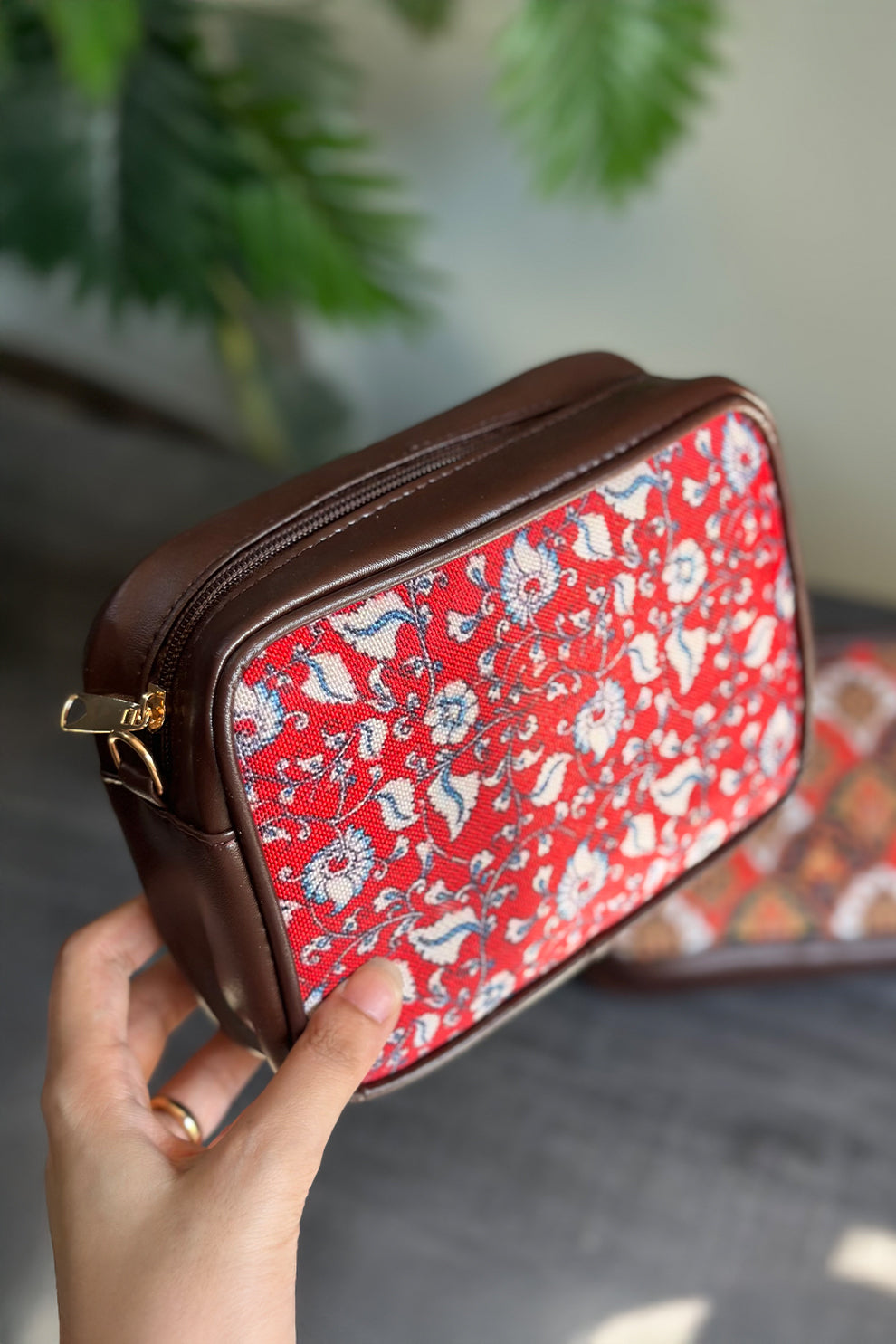 Fineur Crossbody Ruby Petals
