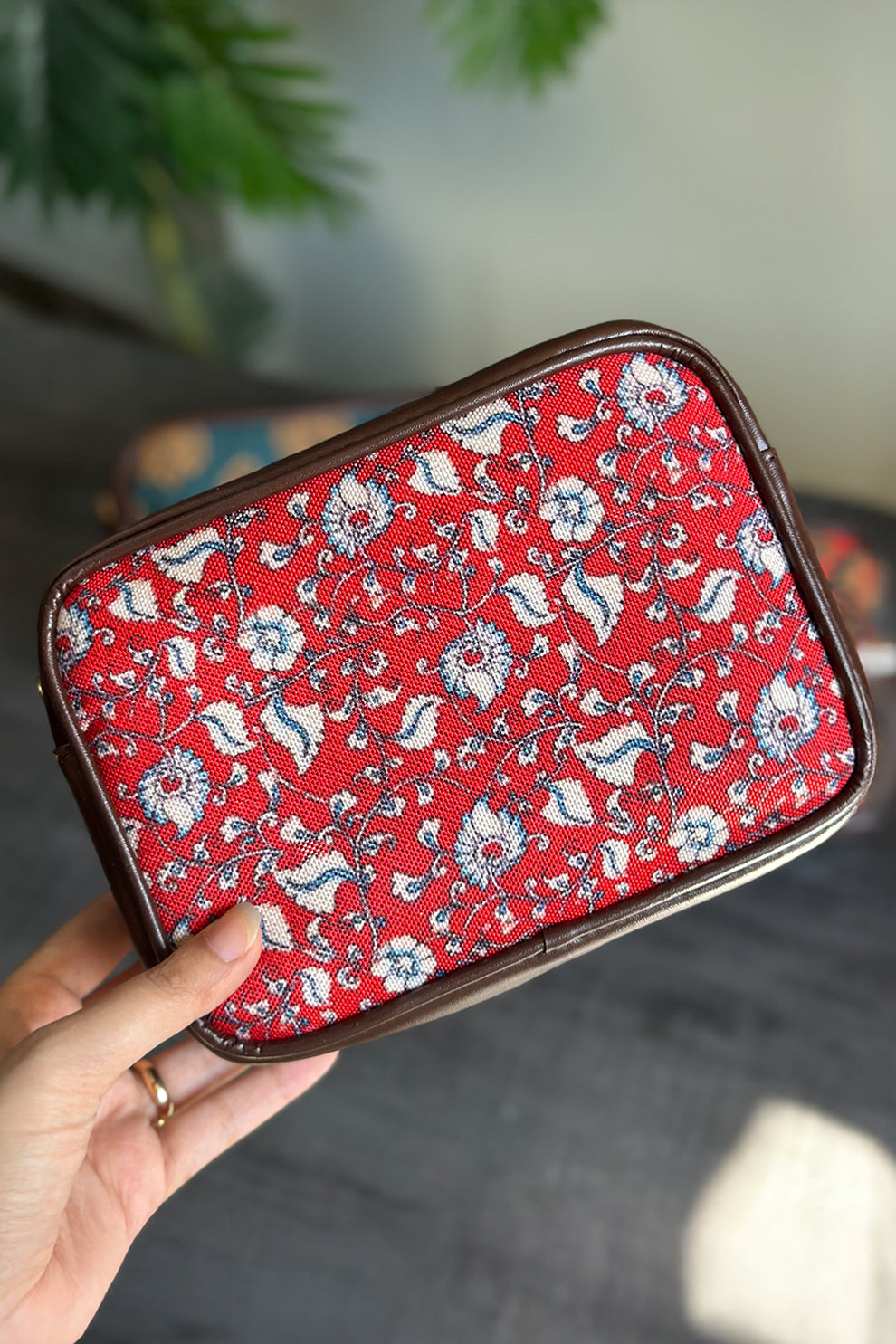 Fineur Crossbody Ruby Petals