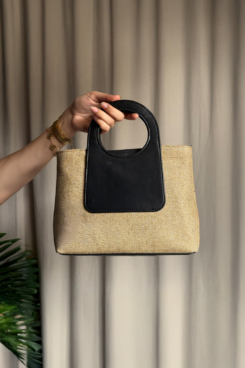 Fineur Halo Jute Shoulder Bag - Beige