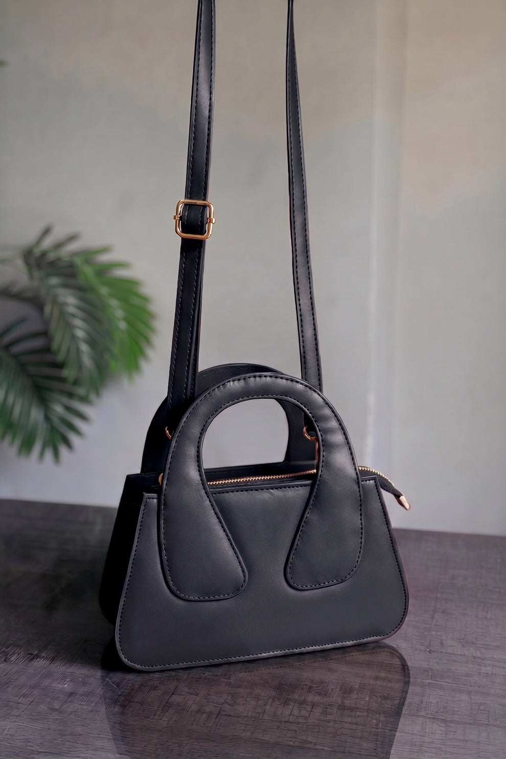 Fineur Handbag Crest - Black
