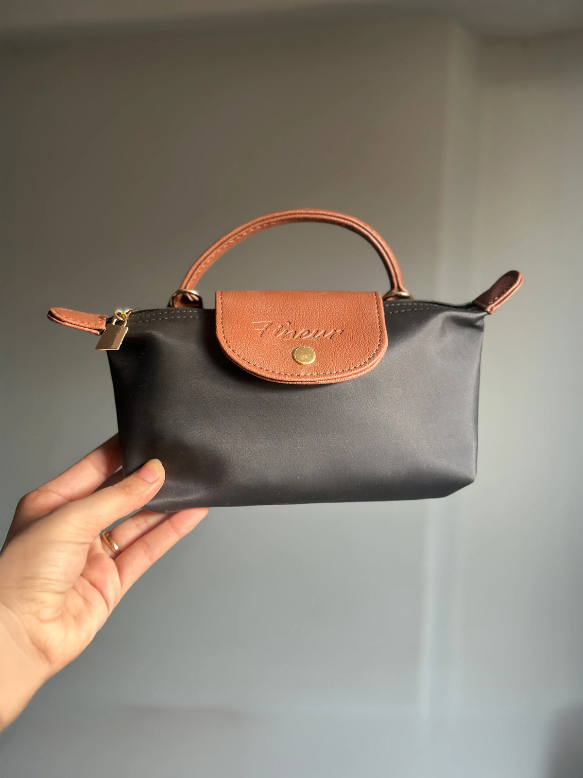 Fineur Crossbody Champ - Black