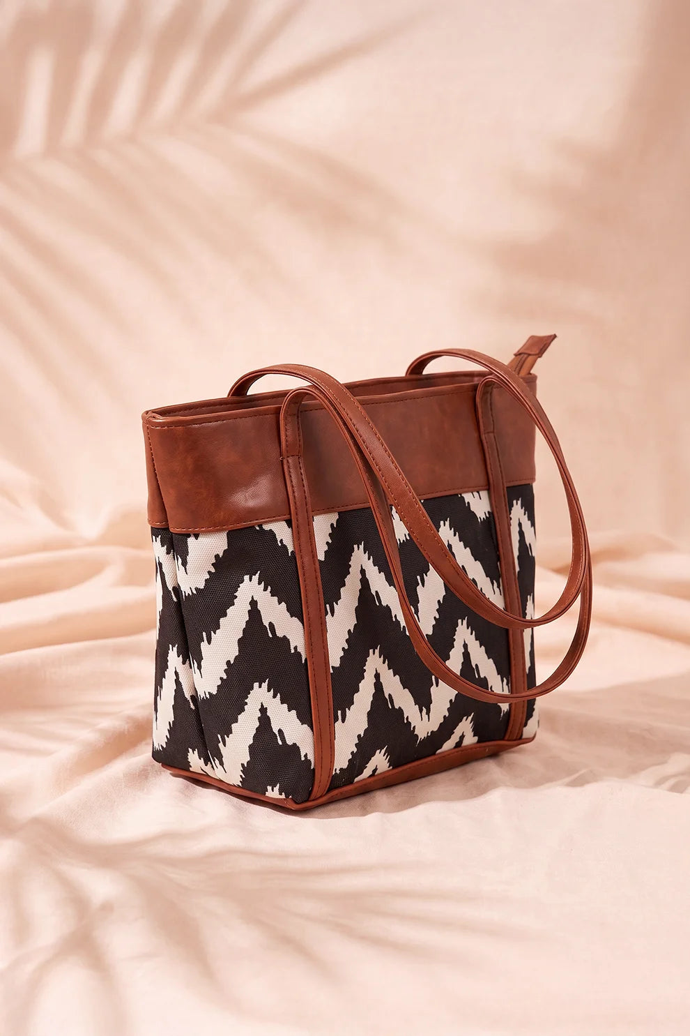 Fineur Shoulder Canvas Bag ZigWave - Brown