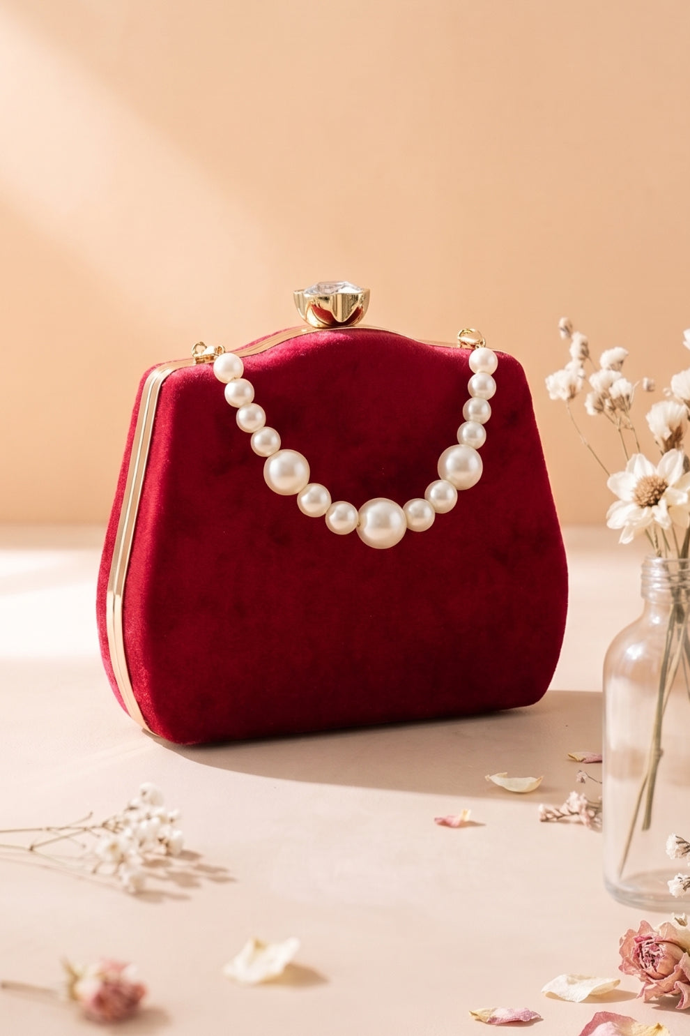 Trendy affordable women Clutch Purse bags. Clutches Collection Fineur Online Pakistan