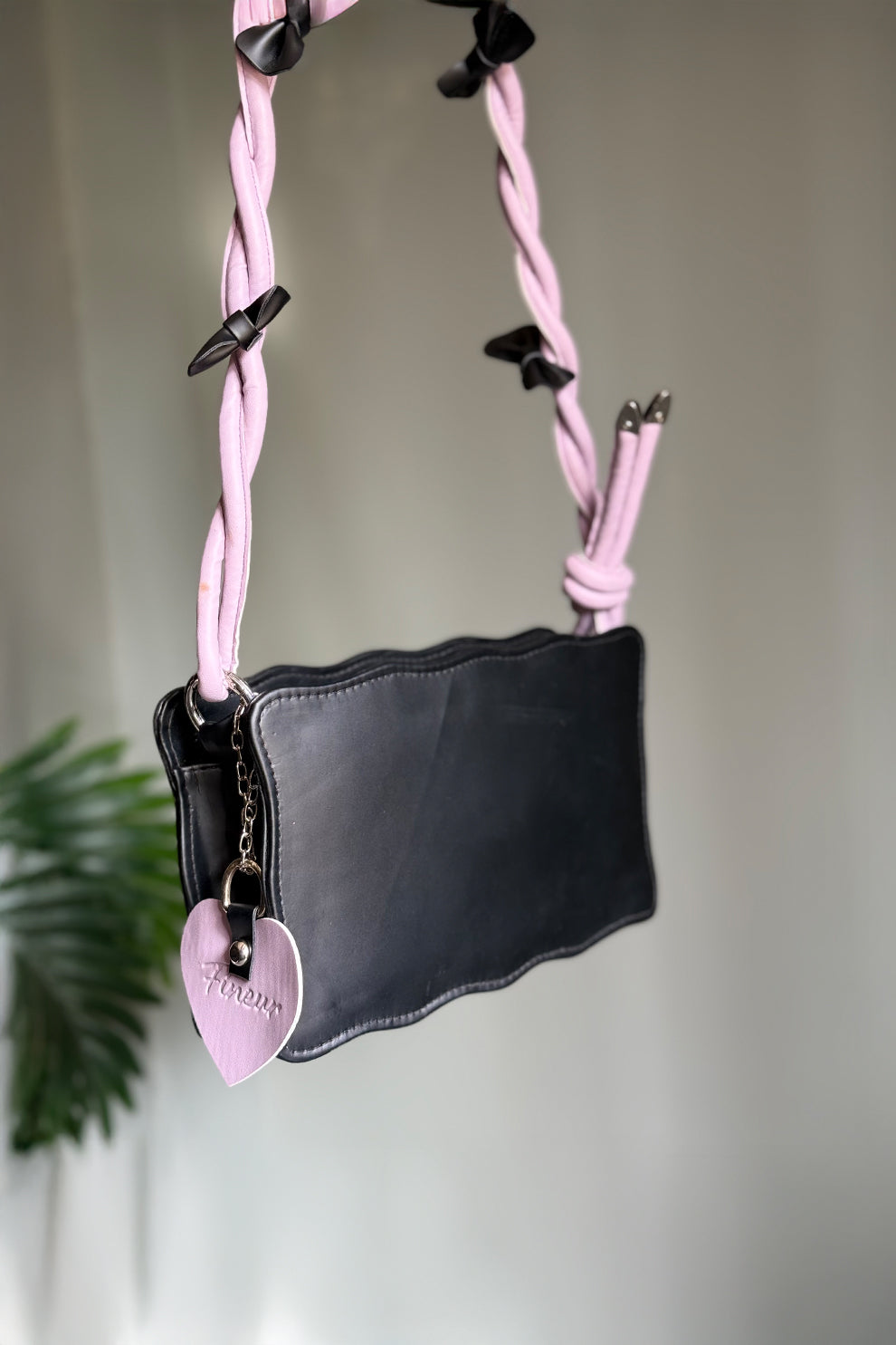 Fineur Handbag Baggie - Black (Lilac Strap)