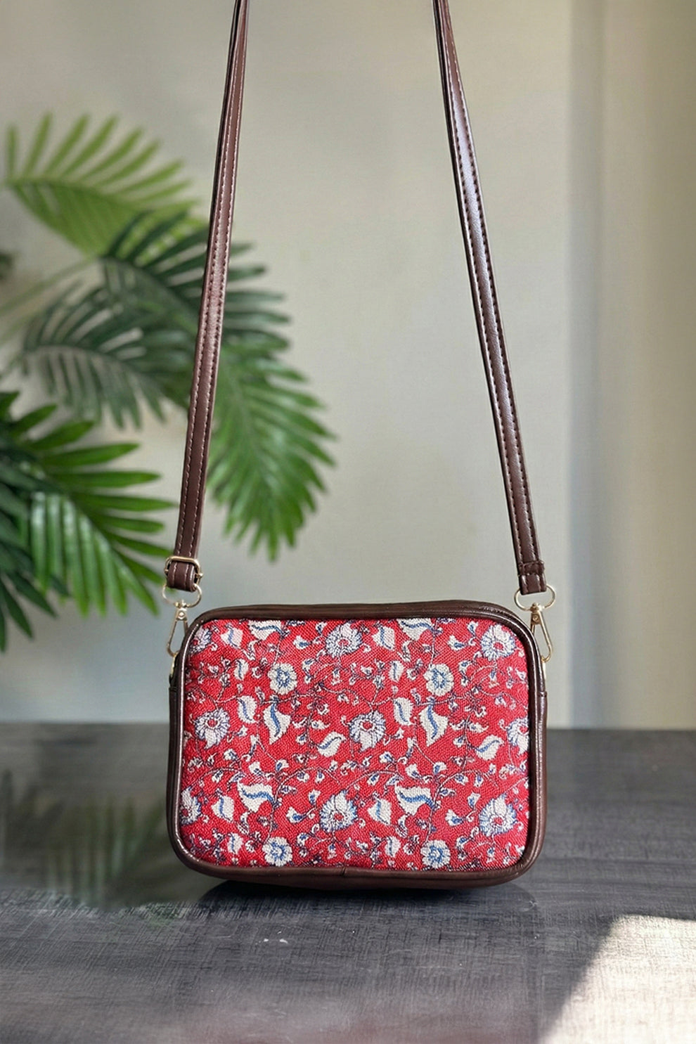 Fineur Crossbody Ruby Petals