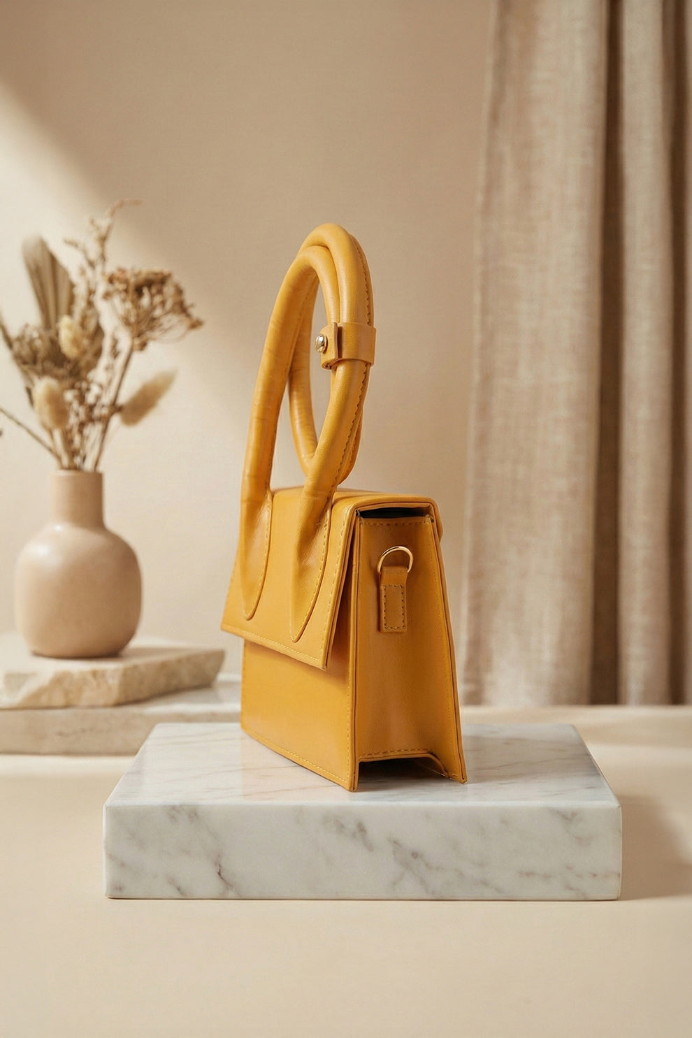 Fineur HandBag Jacqumues - Gold Yellow