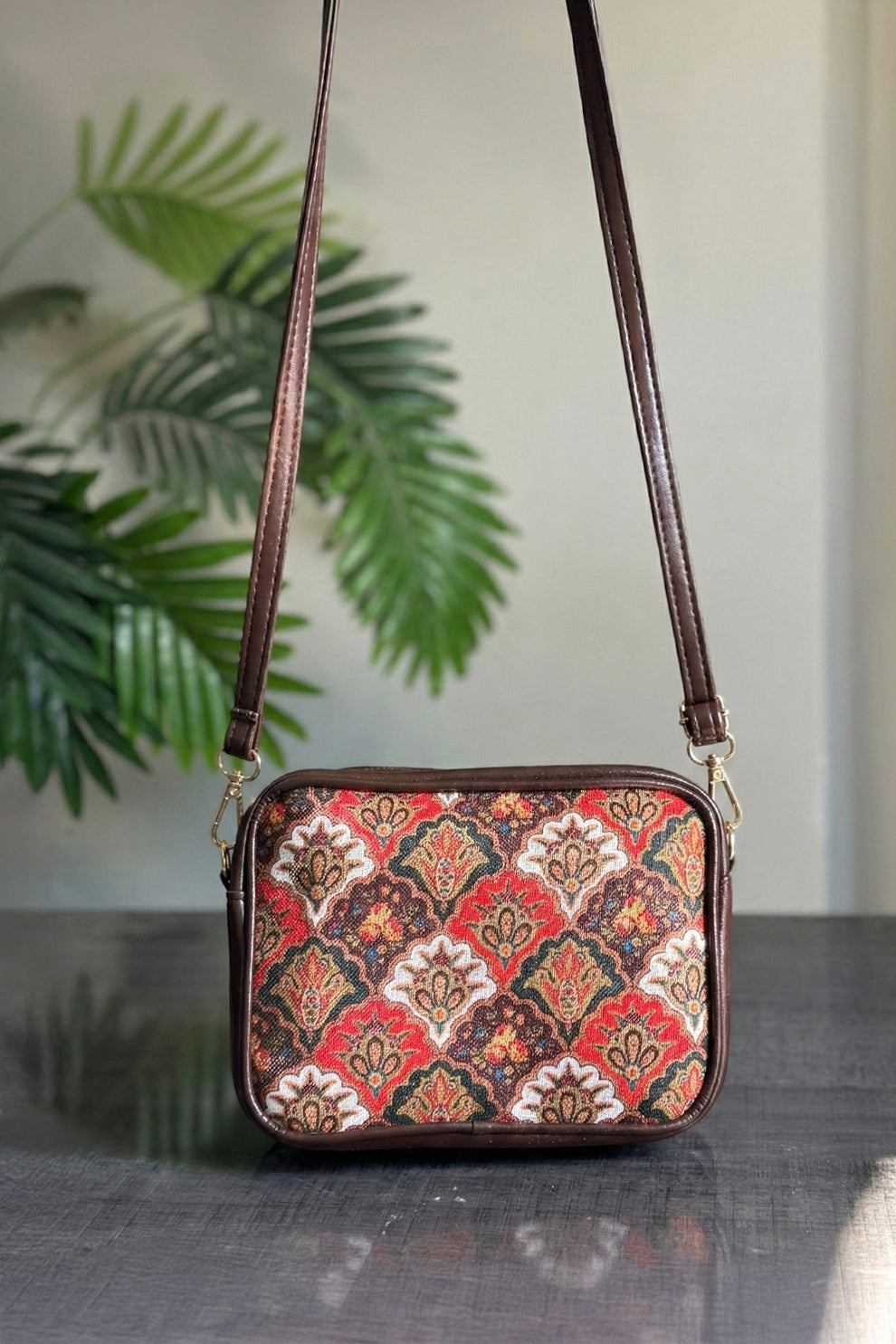 Fineur Crossbody Folk Tale