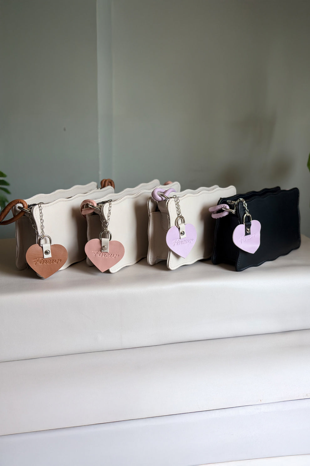 Fineur Handbag Baggie - Black (Lilac Strap)