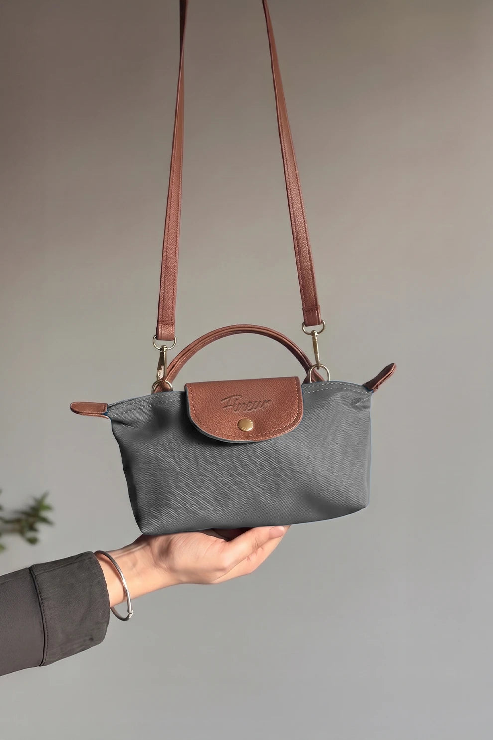 Fineur Crossbody Champ - Grey