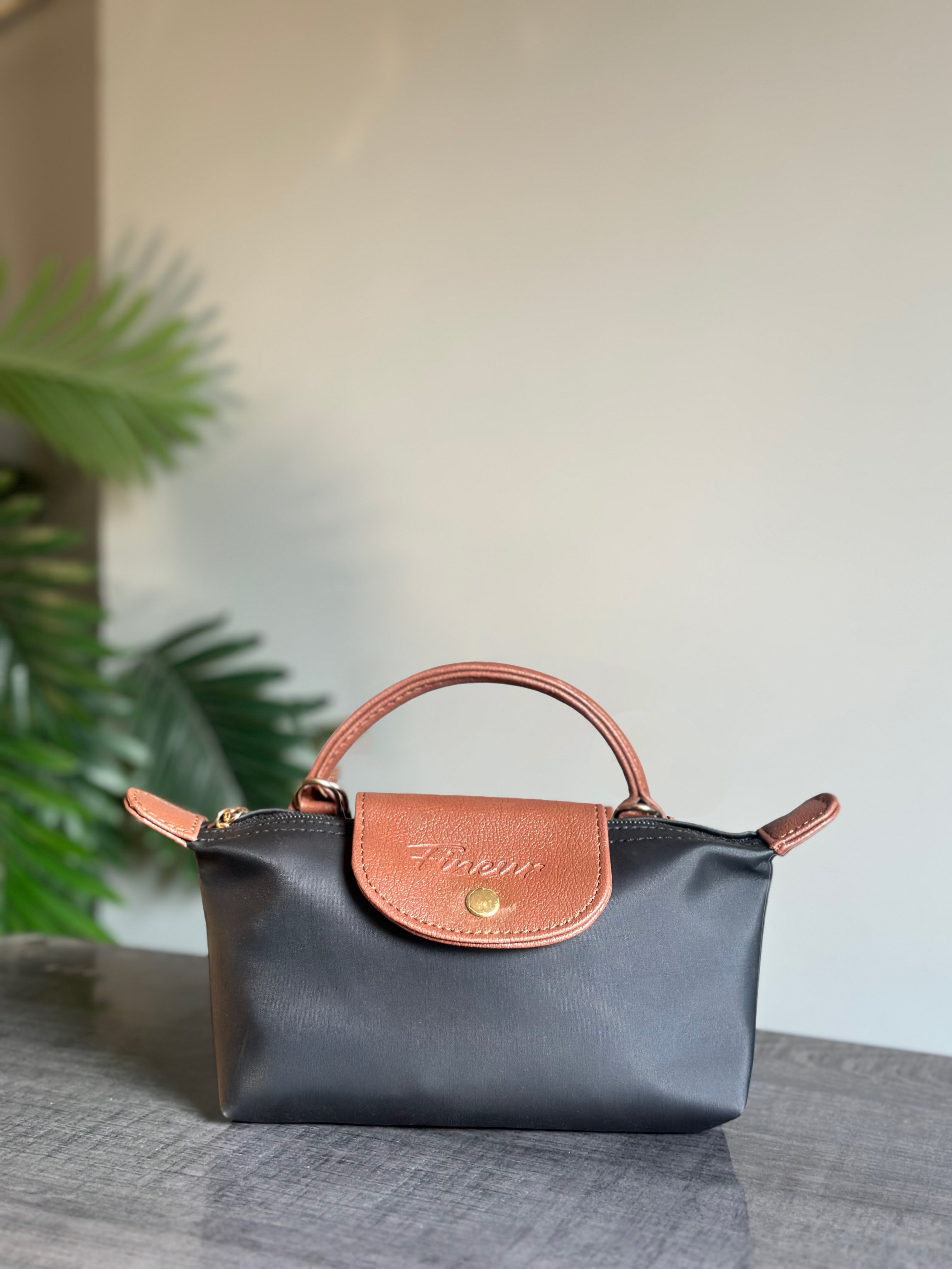 Fineur Crossbody Champ - Black