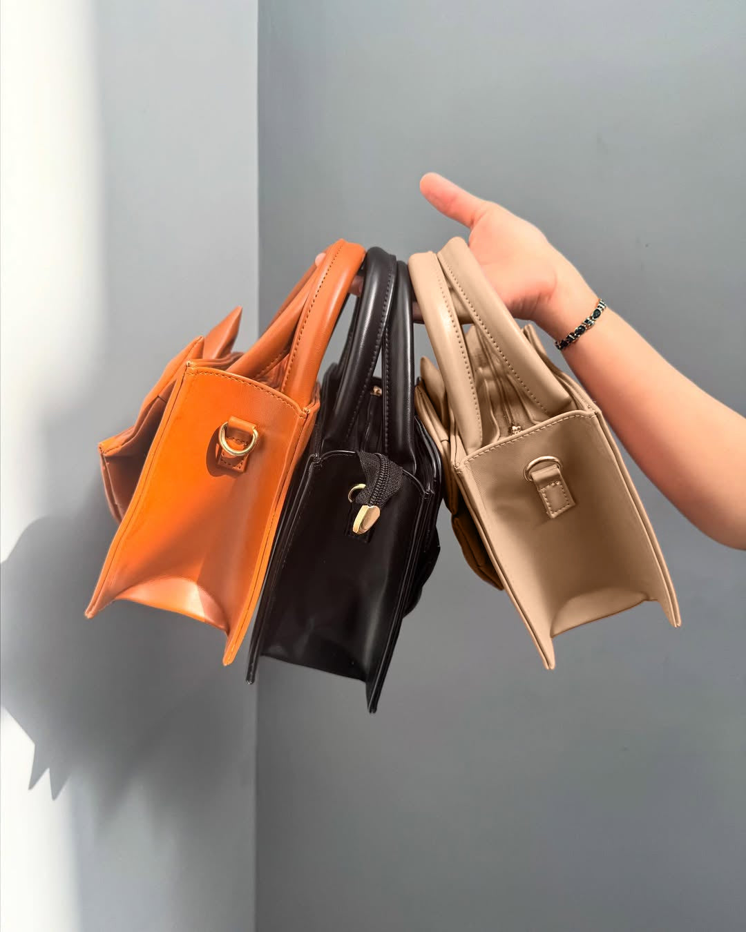 Fineur HandBag Gloss Bow Beige