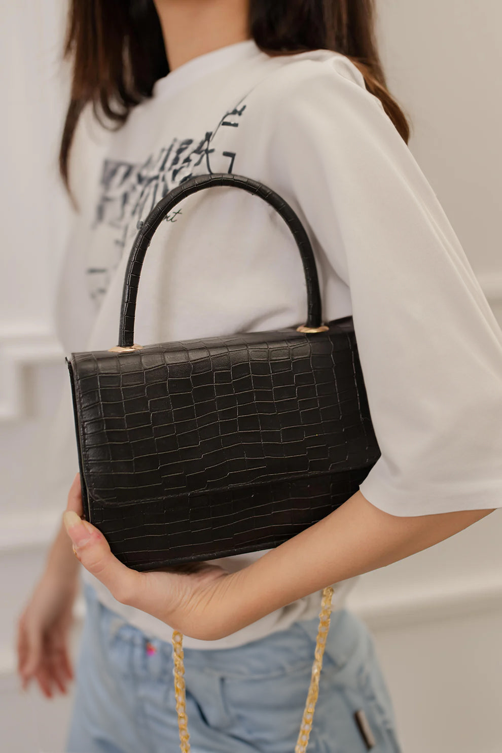 Finur Buy Stylish Ladies Handbags – Fineur Durable, Textured Bags Online in ...