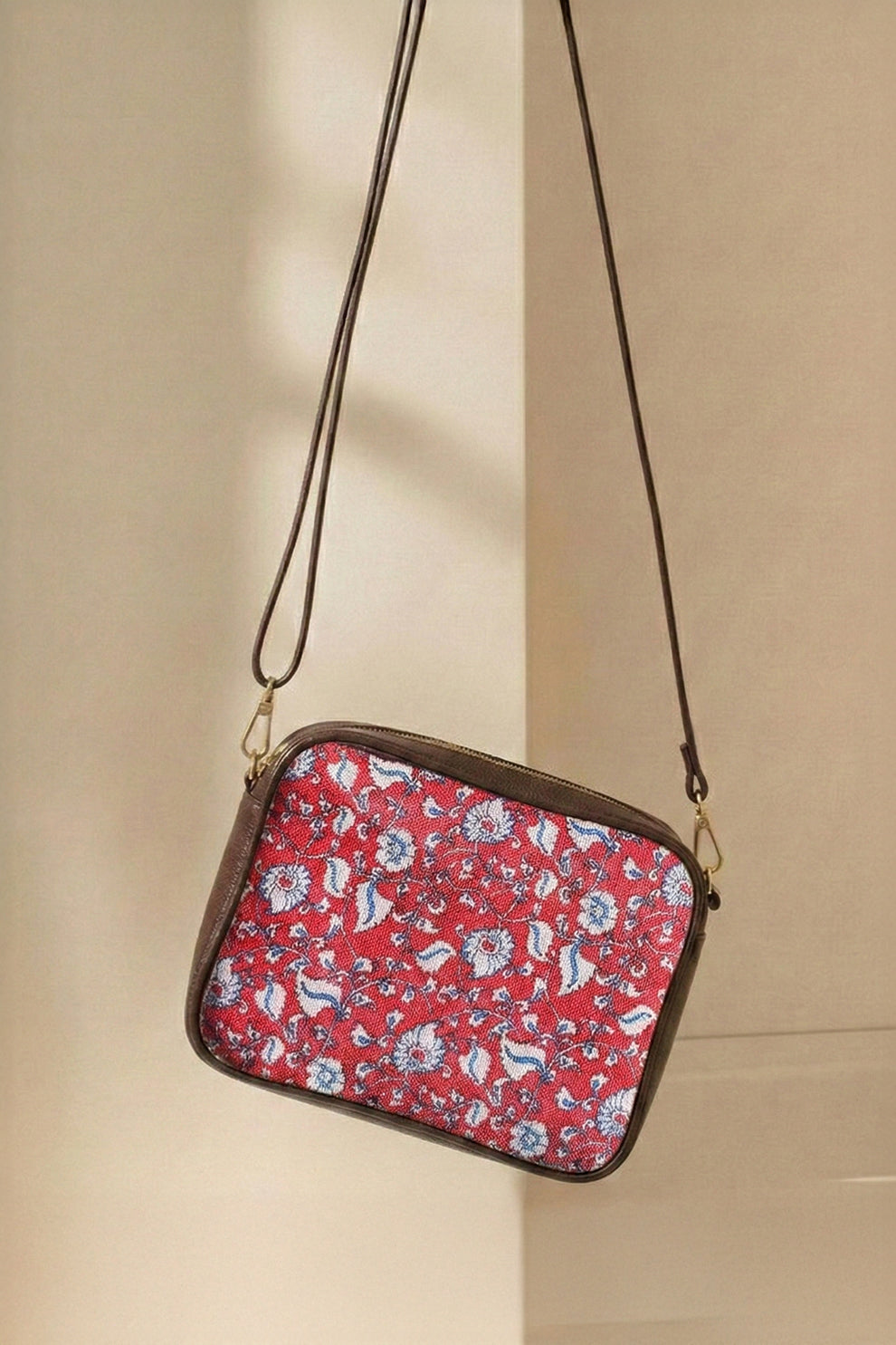 Fineur Crossbody Ruby Petals