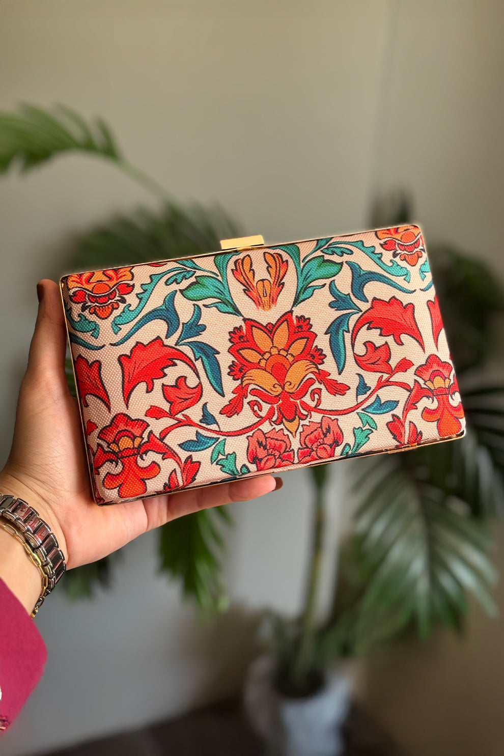 Fineur Clutch Antique Art