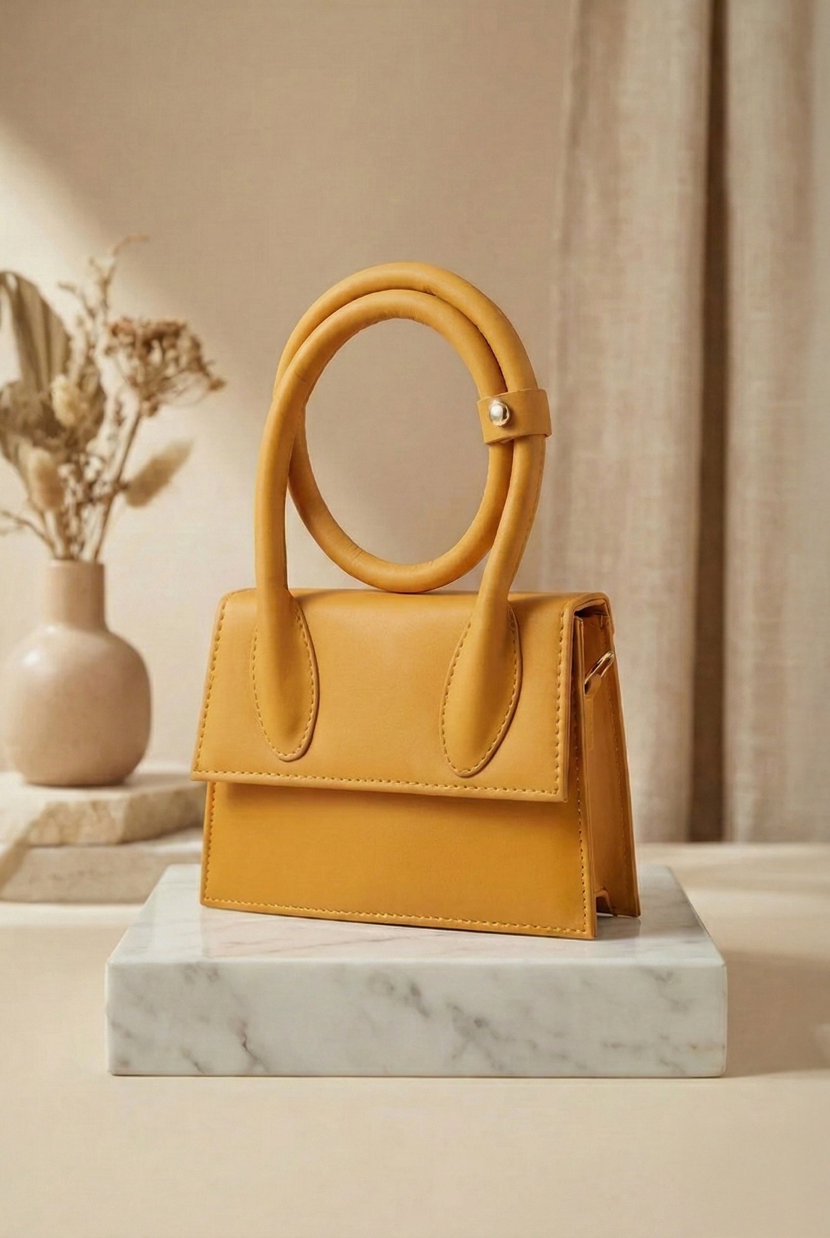 Fineur HandBag Jacqumues - Gold Yellow