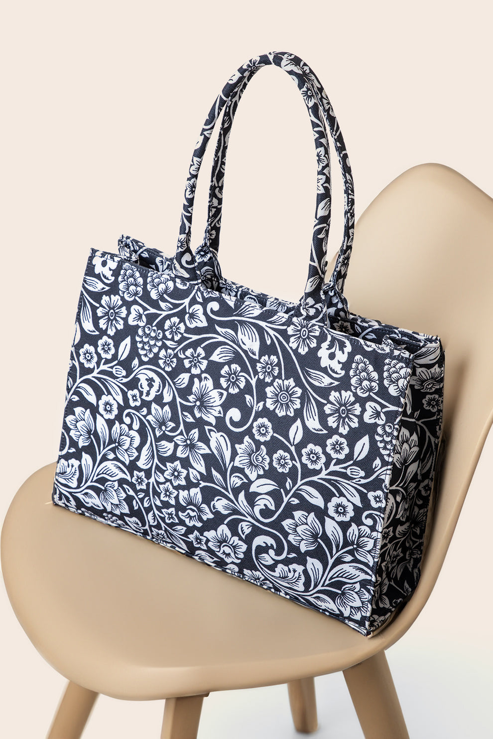 Fineur Canvas Bag - Black Petals