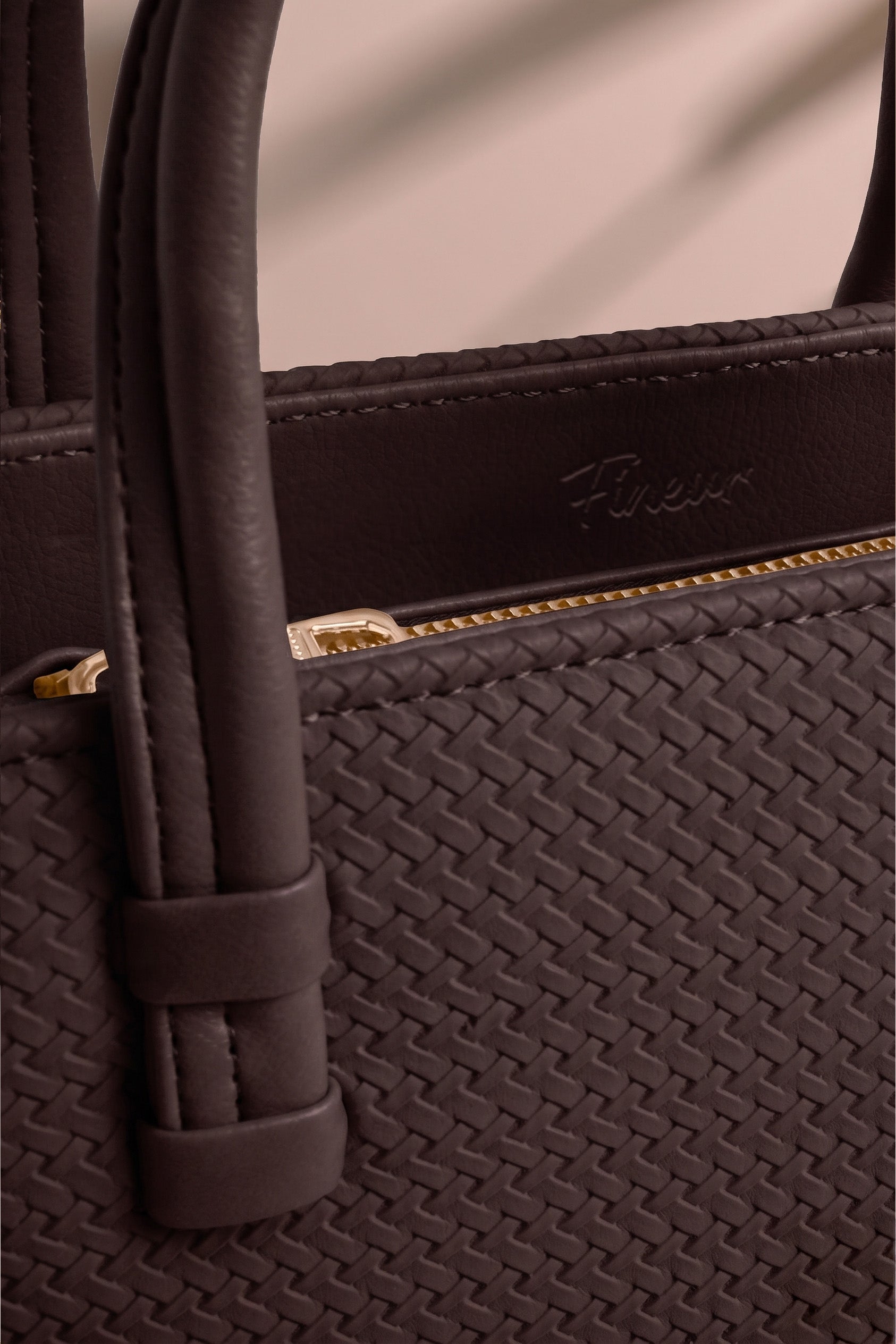 Fineur Handbag HandyZip - Dark Brown