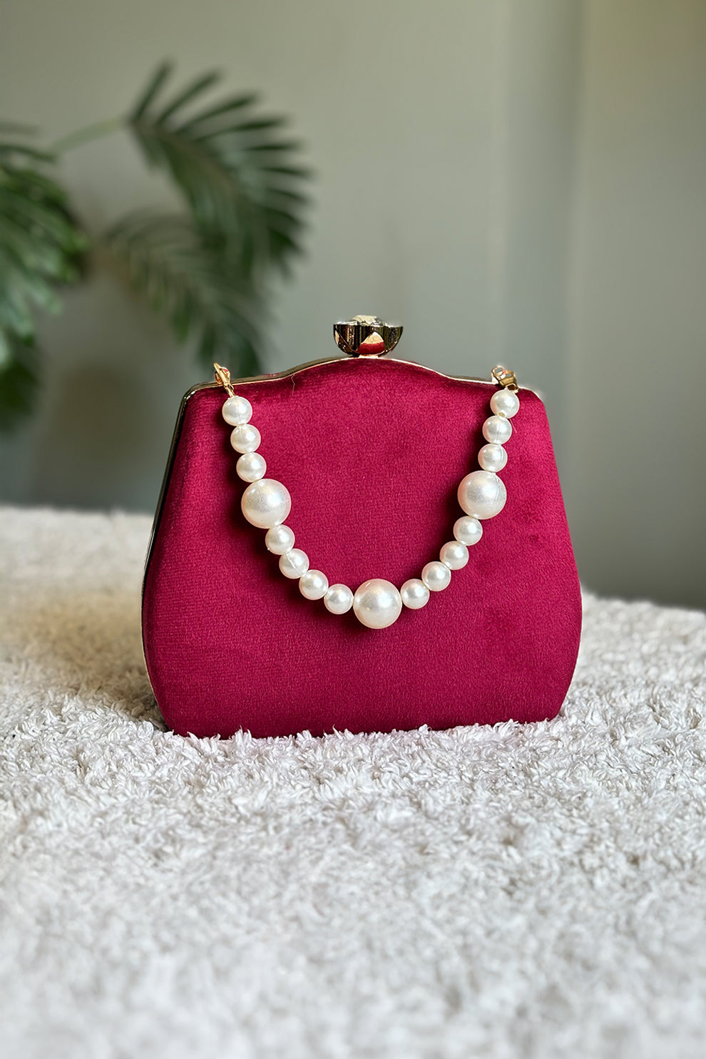 Trendy affordable women Clutch Purse bags. Clutches Collection Fineur Online Pakistan