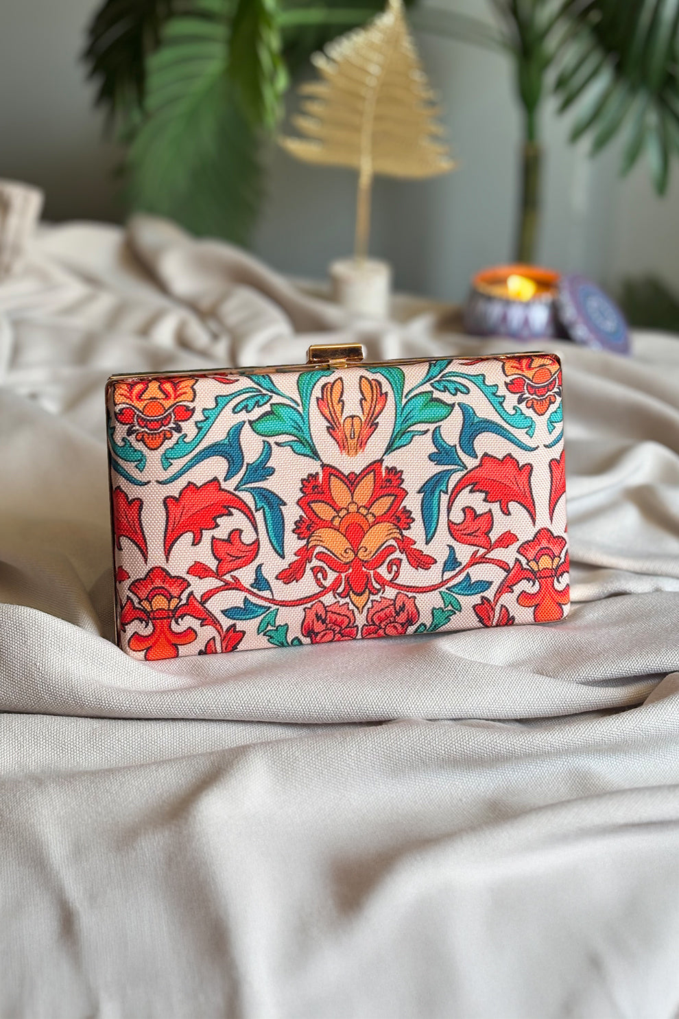 Fineur Clutch Antique Art