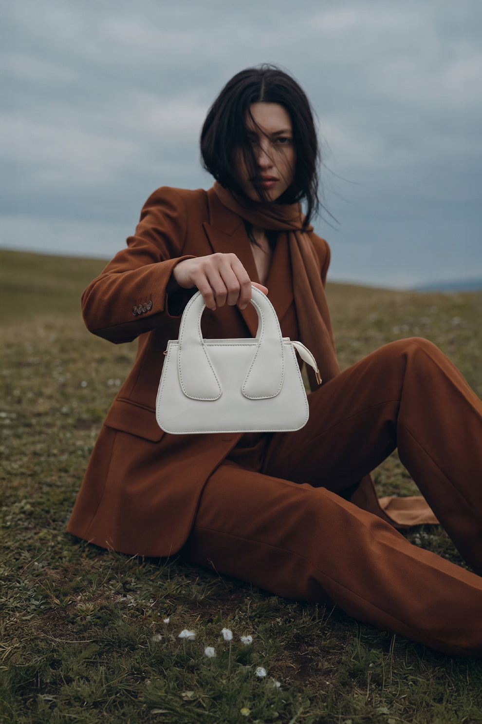 Fineur Handbag Crest - White