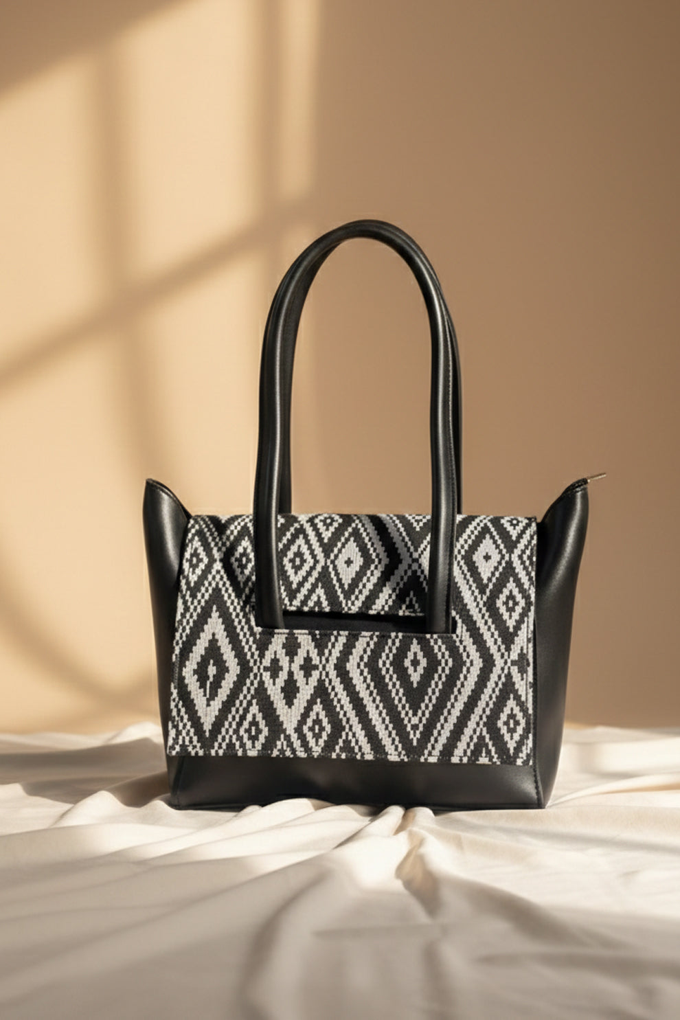 Fineur Two Style Shoulder Bag - Black