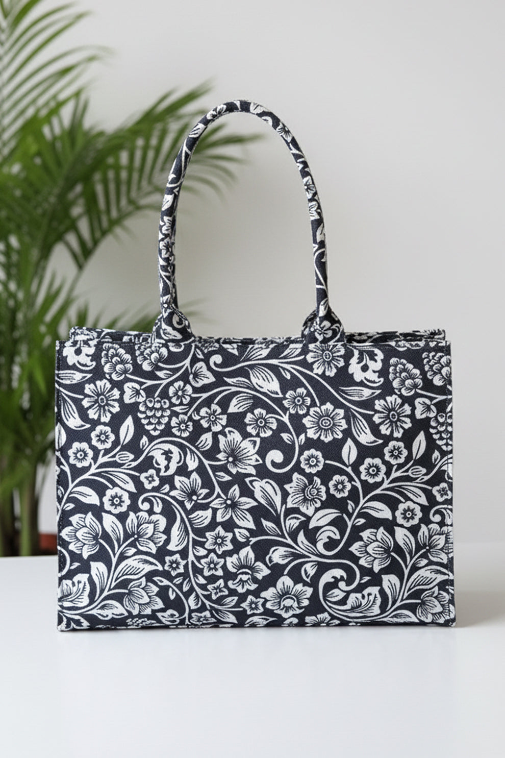 Fineur Canvas Tote Black Petals