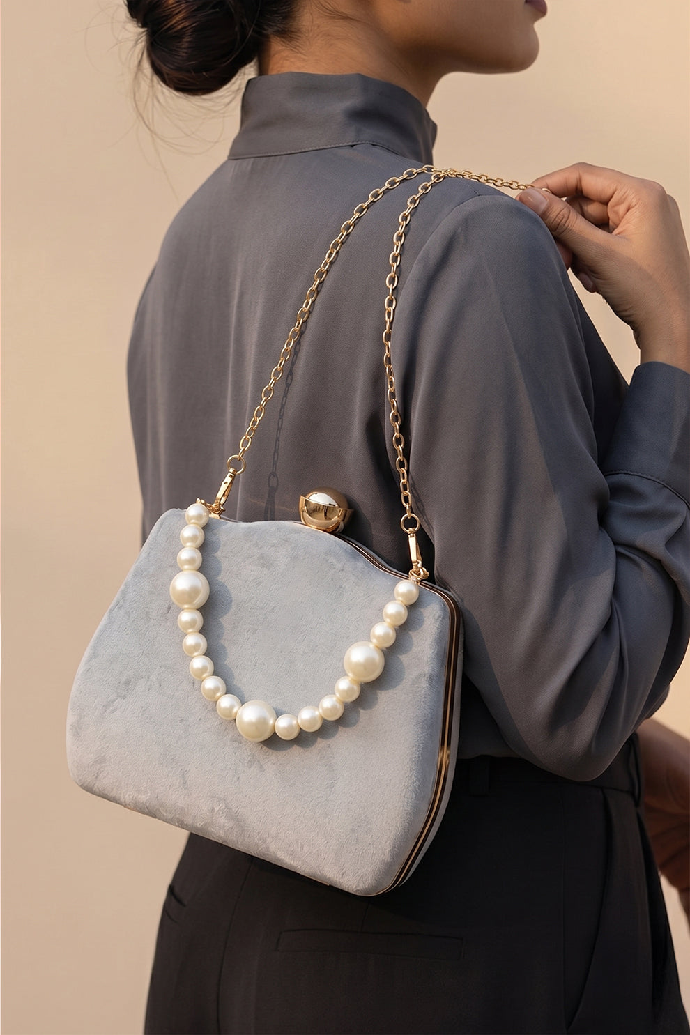 Trendy affordable women Clutch Purse bags. Clutches Collection Fineur Online Pakistan