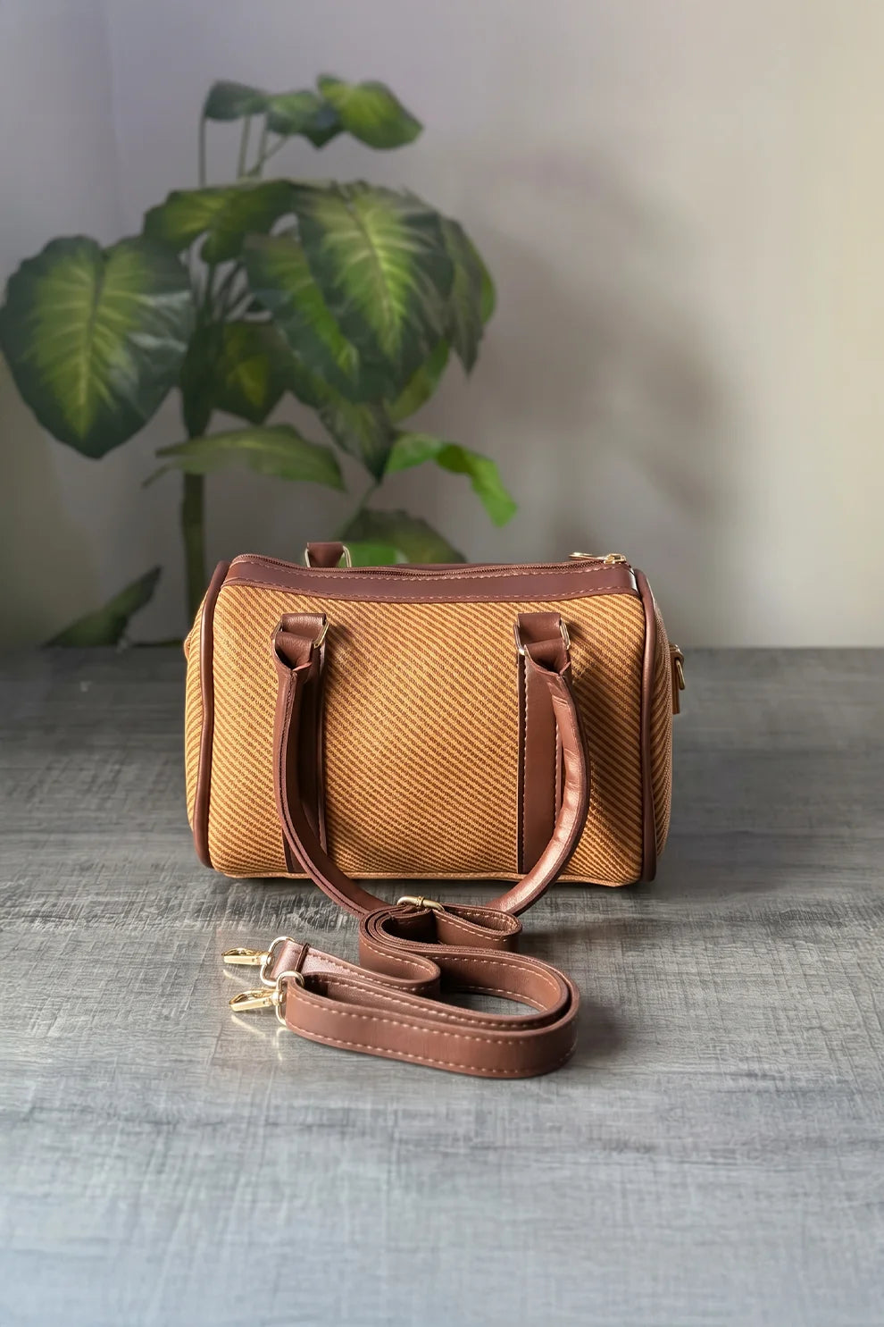 Fineur Handbag Duffy - Dark Brown
