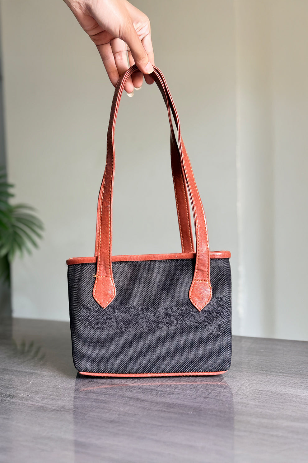 Fineur Mini Jute Shoulder Bag - Black
