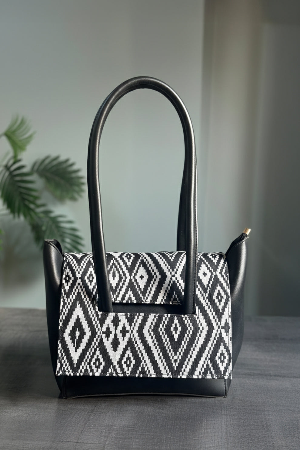 Fineur Two Style Shoulder Bag - Black