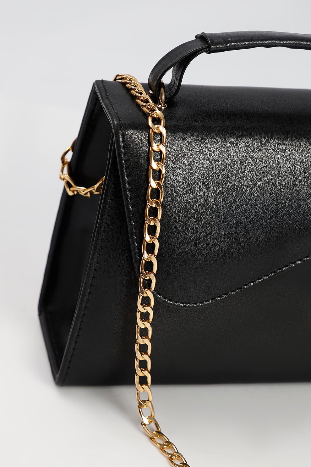 Best Trendy Handbag Black Side Look