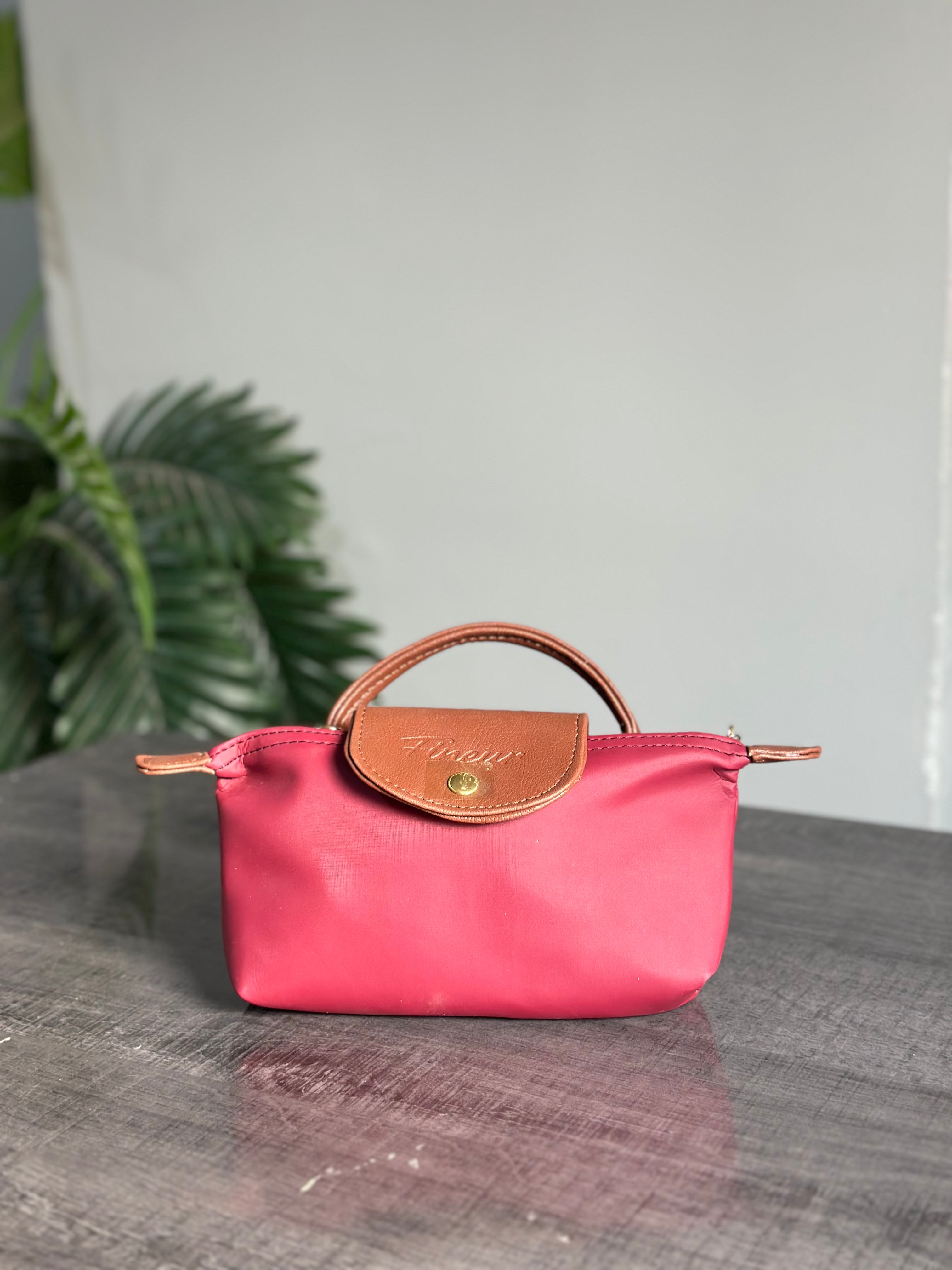 Fineur Crossbody Champ - Beet Red