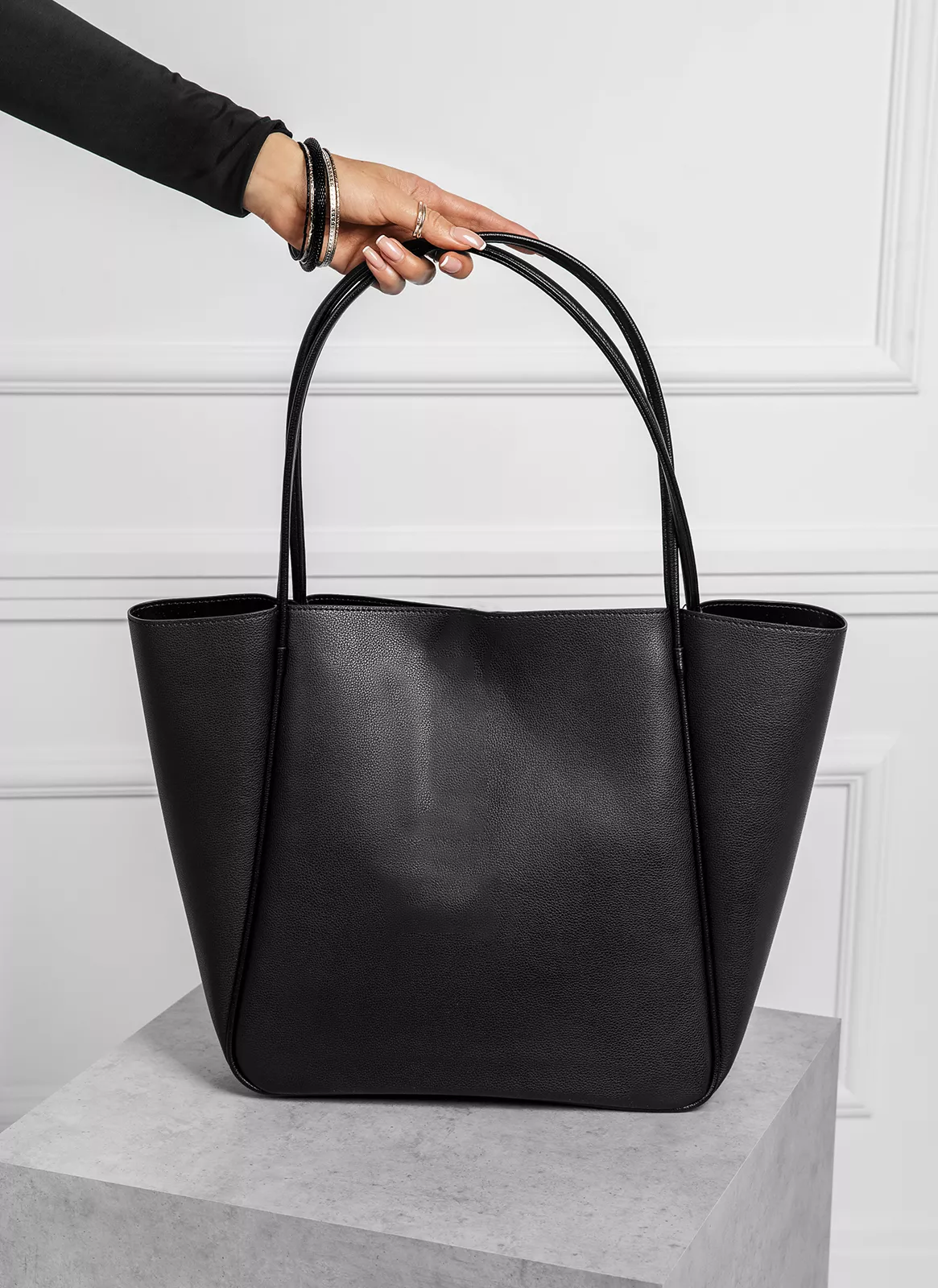 Fineur - The New Pyramid - Black Tote Bag