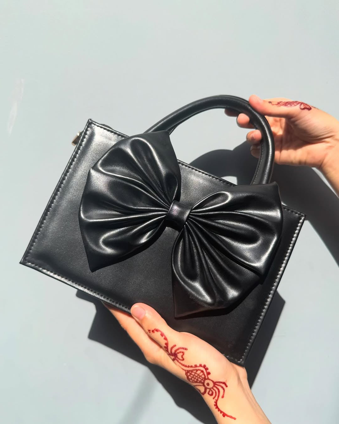 Fineur HandBag Gloss Bow Black