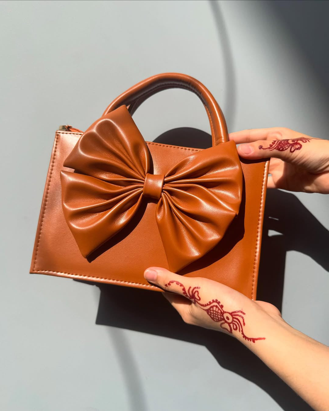 Fineur HandBag Gloss Bow Brown