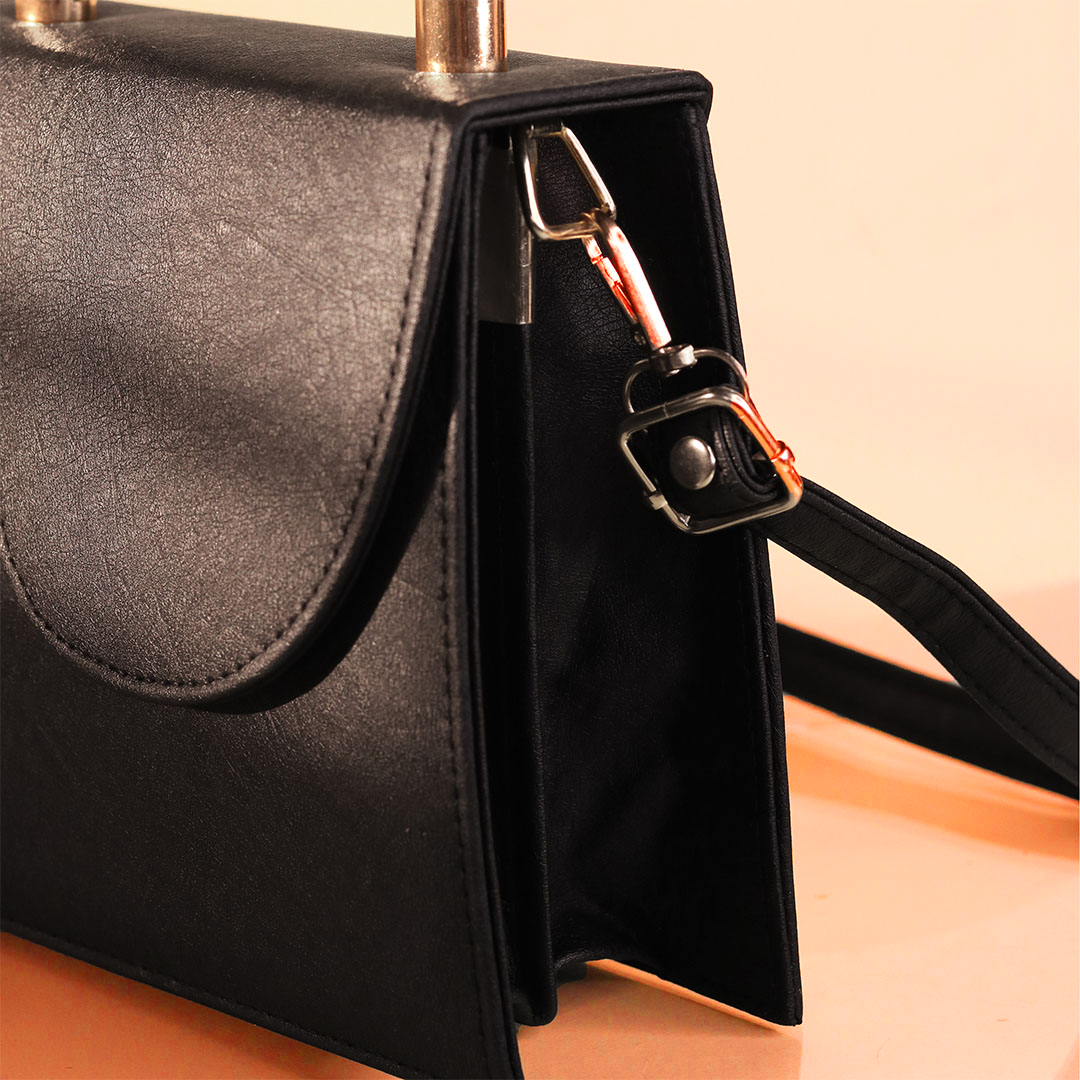 Fineur ~ Fest Crossbody ~ Premium Black