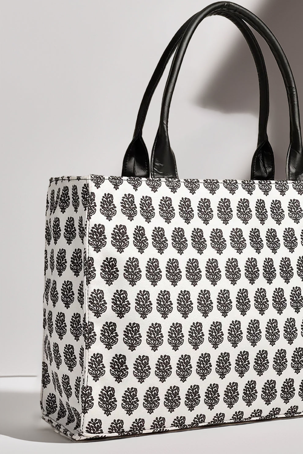 Trendy Canvas Tote Bag women Pakistan