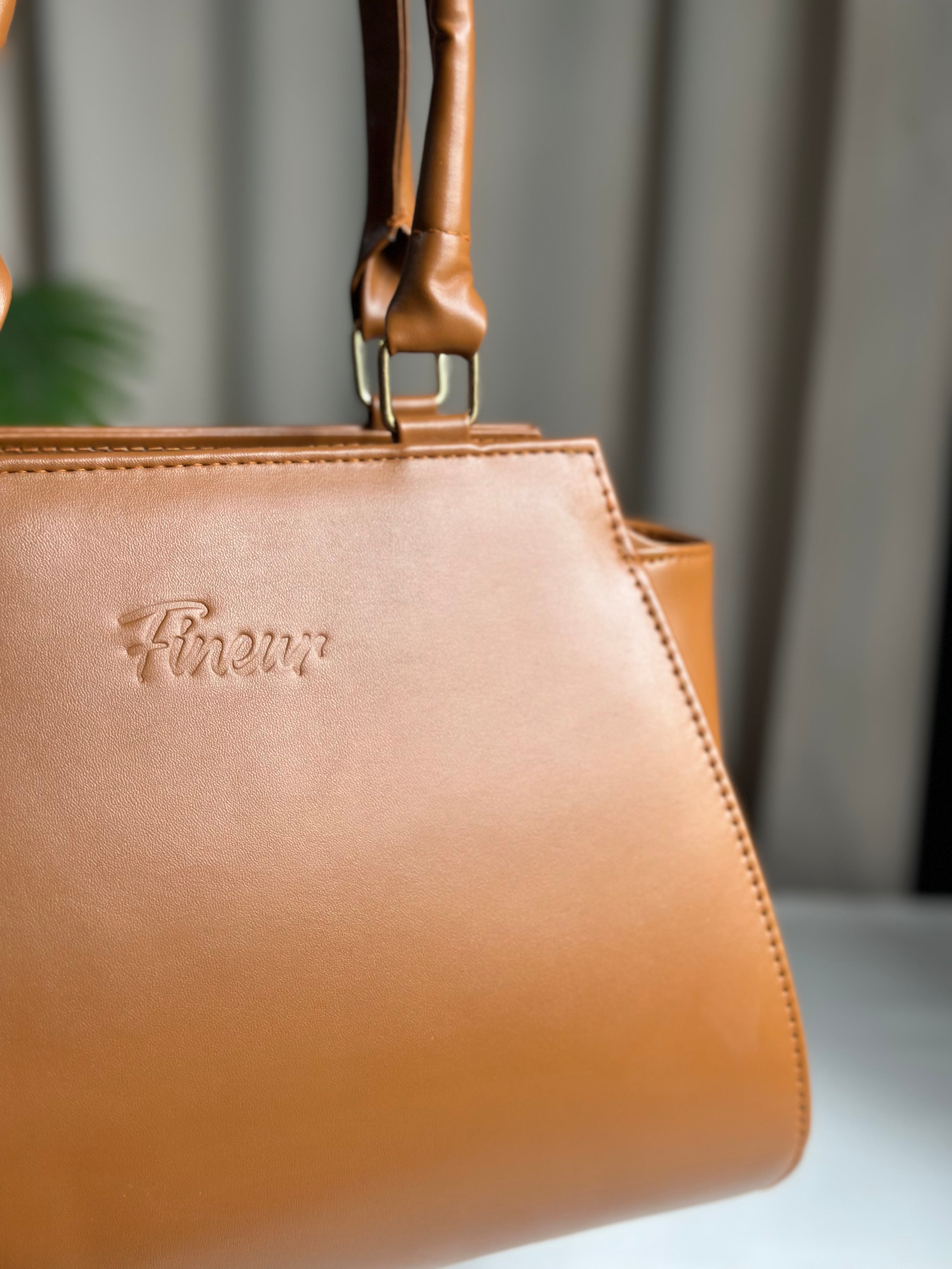 Best Shoulder Bags In Pakistan