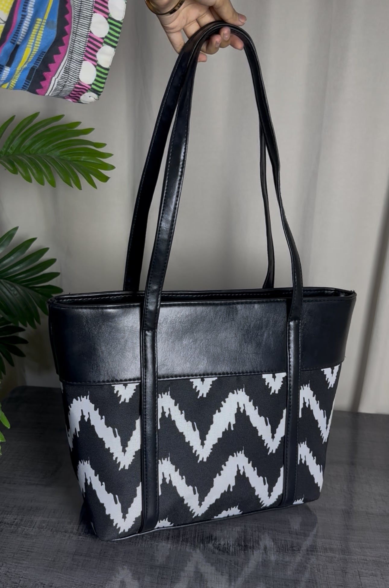 Fineur Shoulder Canvas Bag ZigWave - Black