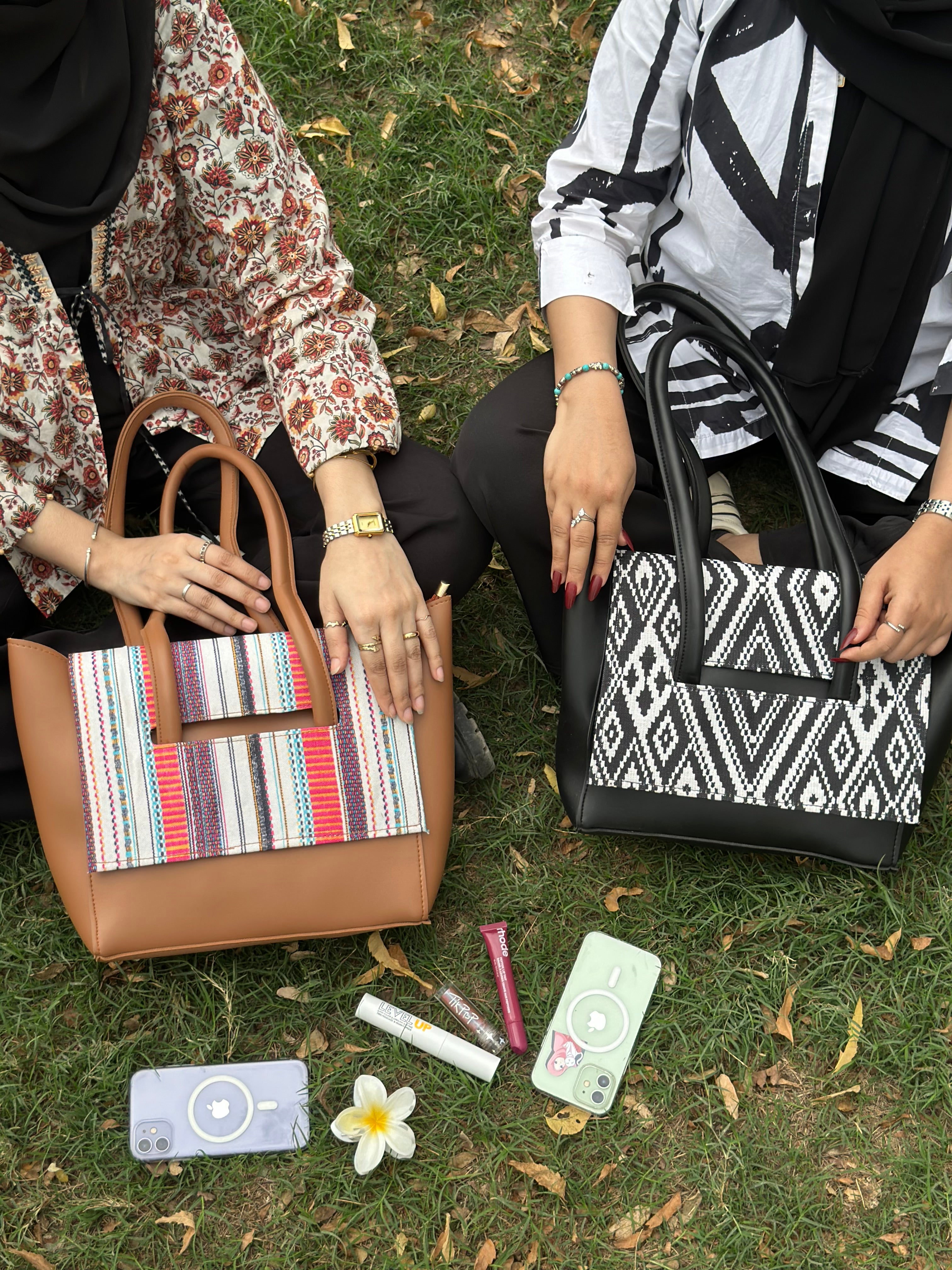 Fineur Two Style Shoulder Bag - Black