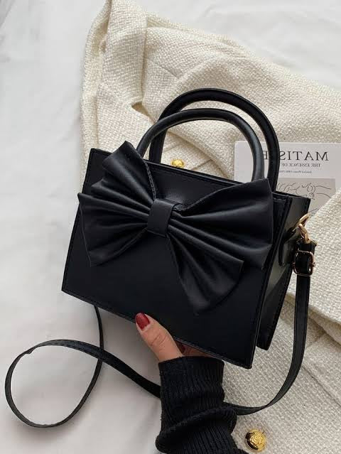 Fineur HandBag Gloss Bow Black